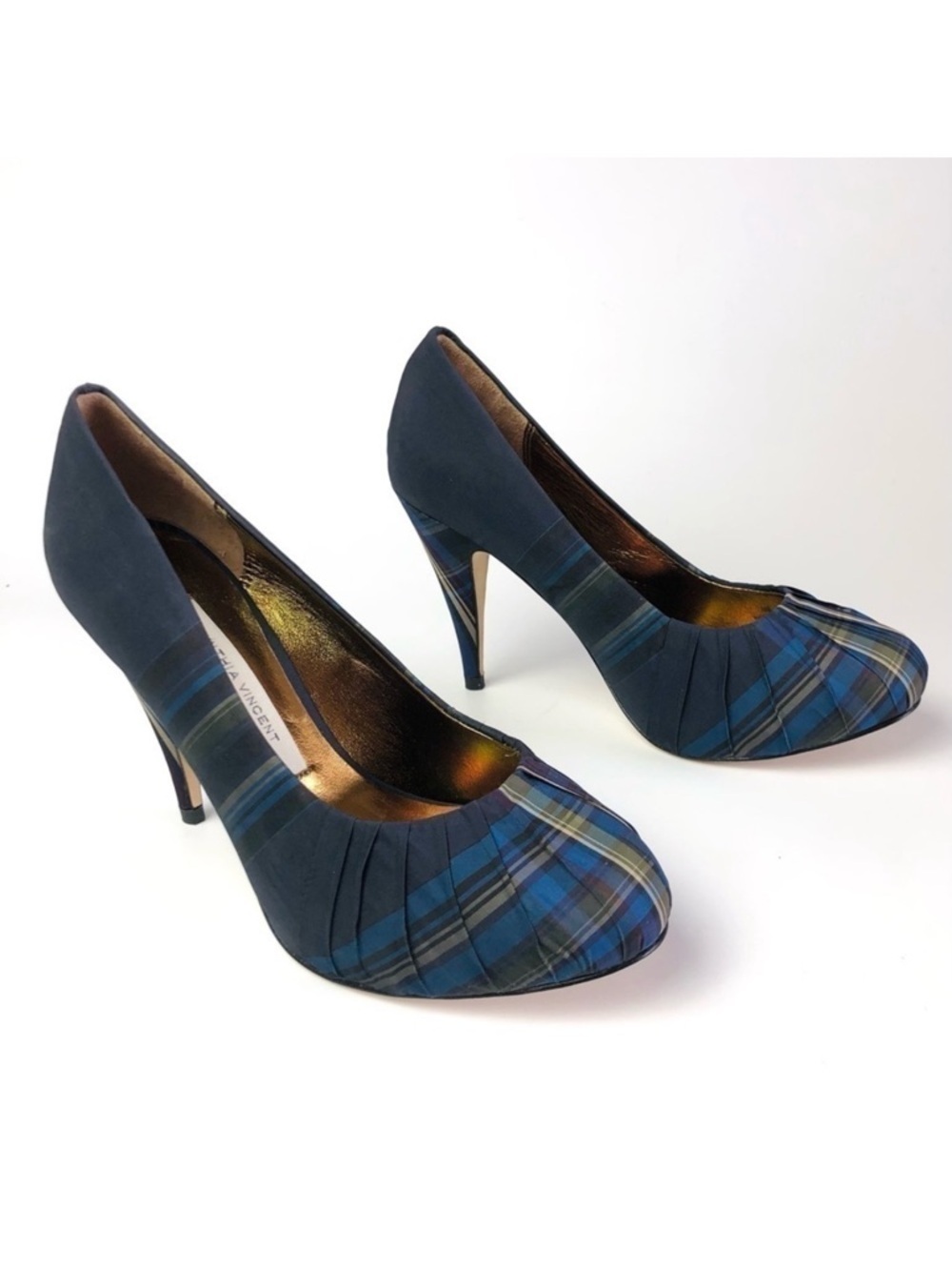 Cynthia Vincent Didi Plaid Pumps